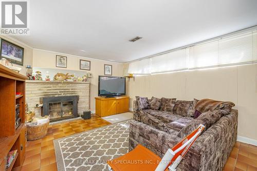 8026 Mayfield Rd, Caledon, ON - Indoor Photo Showing Living Room With Fireplace