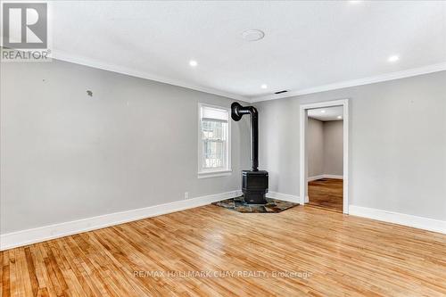 14 Grove Street E, Barrie, ON - Indoor Photo Showing Other Room