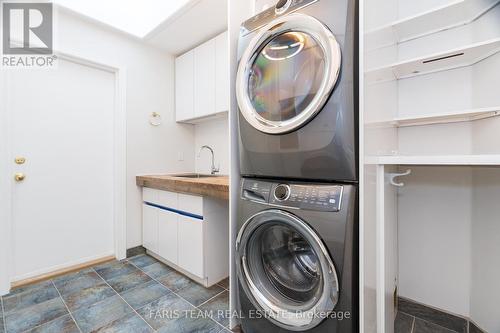 88 Church St, Penetanguishene, ON - Indoor Photo Showing Laundry Room