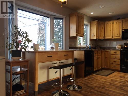 5520 Tuchodi Avenue, Fort Nelson, BC - Indoor Photo Showing Kitchen