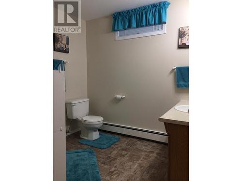 5520 Tuchodi Avenue, Fort Nelson, BC - Indoor Photo Showing Bathroom