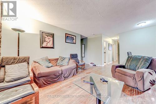 51 Wentworth St W, Oshawa, ON - Indoor Photo Showing Living Room