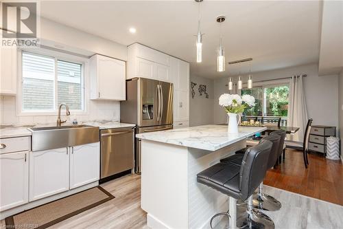 628 Tackaberry Drive, North Bay, ON - Indoor Photo Showing Kitchen With Upgraded Kitchen