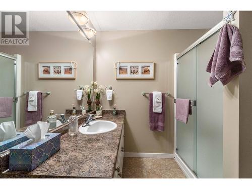671 24 Street Ne Unit# 18, Salmon Arm, BC - Indoor Photo Showing Bathroom