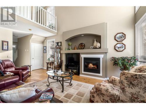 671 24 Street Ne Unit# 18, Salmon Arm, BC - Indoor Photo Showing Living Room With Fireplace
