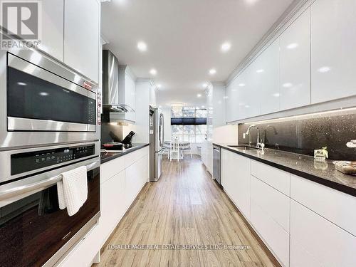 108 - 5444 Yonge Street, Toronto, ON - Indoor Photo Showing Kitchen With Upgraded Kitchen