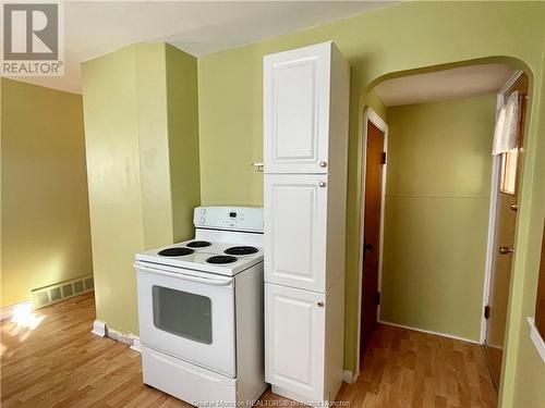 467 High St, Moncton, NB - Indoor Photo Showing Kitchen