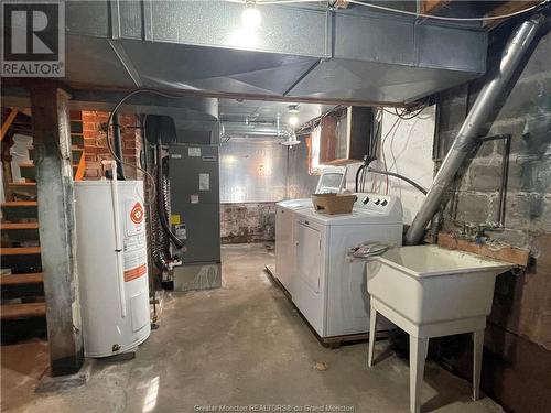 467 High St, Moncton, NB - Indoor Photo Showing Laundry Room