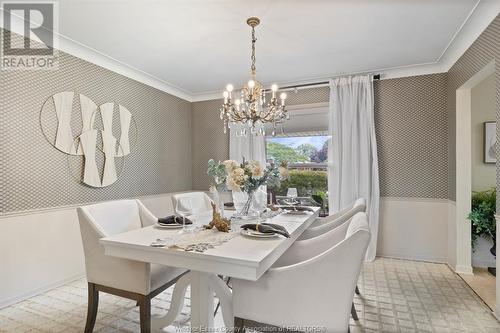 2477 Mark Avenue, Windsor, ON - Indoor Photo Showing Dining Room