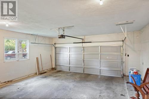 2477 Mark Avenue, Windsor, ON - Indoor Photo Showing Garage
