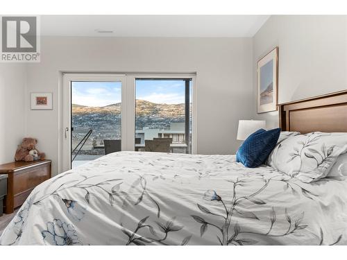 800 Vista Park Unit# 811, Penticton, BC - Indoor Photo Showing Bedroom