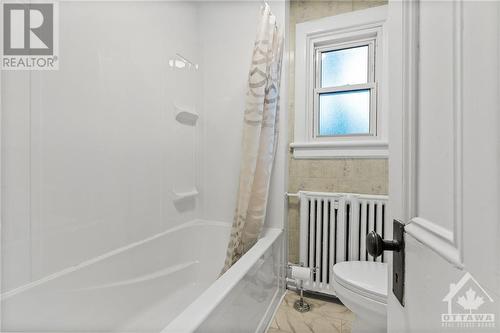 Unit 3- bathroom updated - 88 James Street, Ottawa, ON - Indoor Photo Showing Bathroom