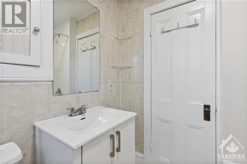 88 James Street, Ottawa, ON - Indoor Photo Showing Bathroom