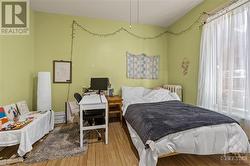 unit 1-unit 1-Large bedroom with hardwood floors, 9'ft ceilings. - 