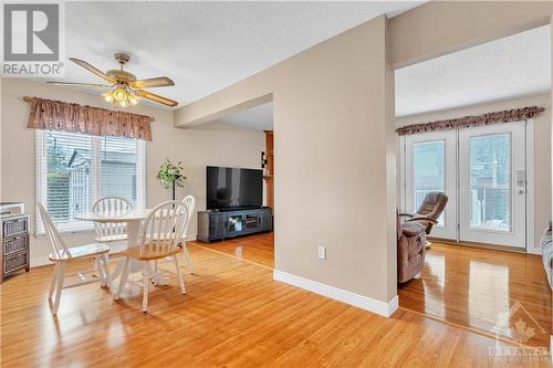 3043 Mannering Court, Ottawa, ON - Indoor Photo Showing Dining Room