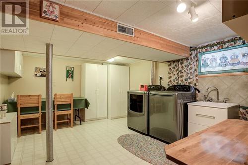 29 St Lawrence Street, Greater Sudbury, ON - Indoor Photo Showing Laundry Room