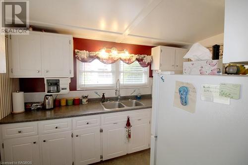 46 Cranberry Drive, Ashfield-Colborne-Wawanosh, ON - Indoor Photo Showing Kitchen With Double Sink