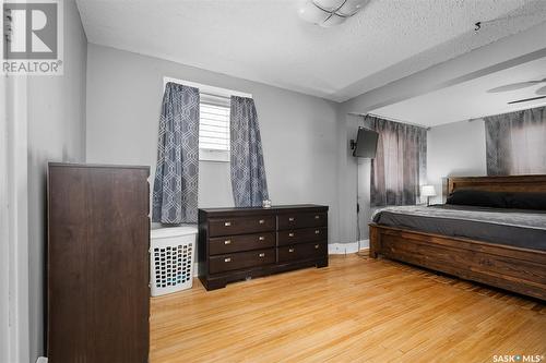 872 5Th Avenue Nw, Moose Jaw, SK - Indoor Photo Showing Bedroom