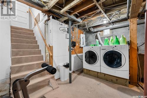 872 5Th Avenue Nw, Moose Jaw, SK - Indoor Photo Showing Laundry Room