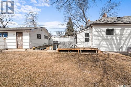 872 5Th Avenue Nw, Moose Jaw, SK - Outdoor
