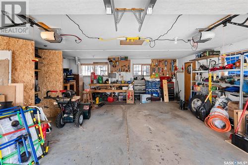 872 5Th Avenue Nw, Moose Jaw, SK - Indoor Photo Showing Garage