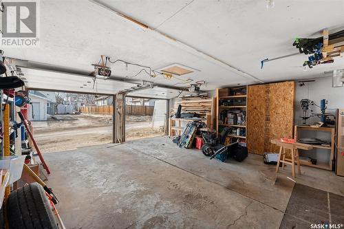 872 5Th Avenue Nw, Moose Jaw, SK - Indoor Photo Showing Garage