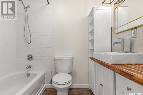 410 - Amherst Avenue, Viscount, SK - Indoor Photo Showing Bathroom