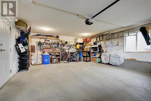 1640 Merlot Drive, West Kelowna, BC - Indoor Photo Showing Garage