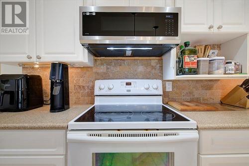 1640 Merlot Drive, West Kelowna, BC - Indoor Photo Showing Kitchen