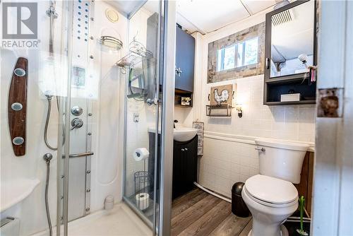 67 Bayline Drive, Mckerrow, ON - Indoor Photo Showing Bathroom