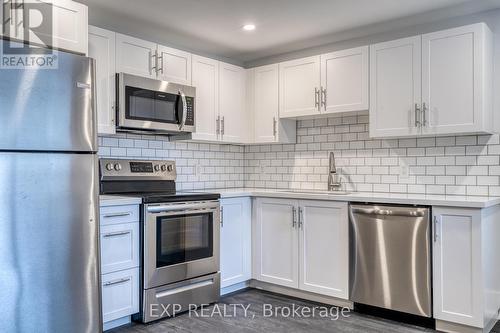 81 Colbourne Street, Hamilton, ON - Indoor Photo Showing Kitchen With Stainless Steel Kitchen With Upgraded Kitchen