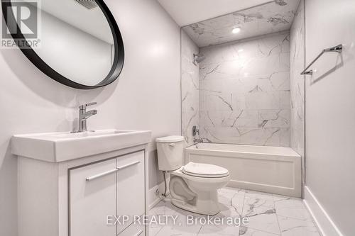 81 Colbourne St, Hamilton, ON - Indoor Photo Showing Bathroom