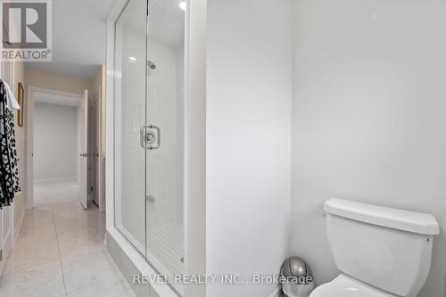 199 Vanilla Trail, Niagara Falls, ON - Indoor Photo Showing Bathroom