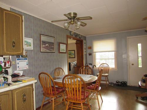 2229 11Th Avenue, Castlegar, BC - Indoor Photo Showing Dining Room