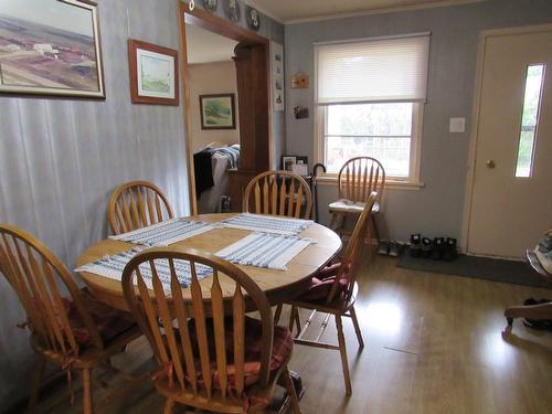 2229 11Th Avenue, Castlegar, BC - Indoor Photo Showing Dining Room