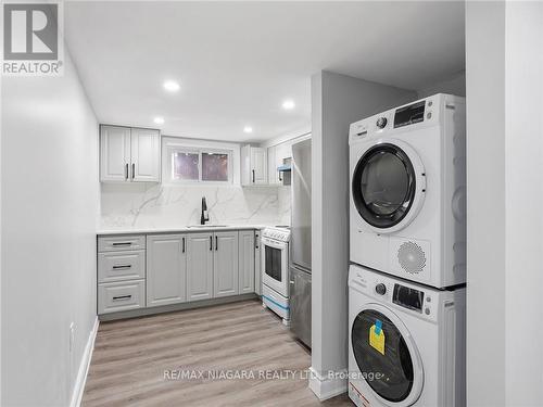 327 Darling Street, Brantford, ON - Indoor Photo Showing Laundry Room