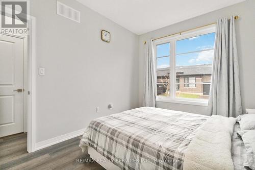 10 - 550 Grey Street W, Brantford, ON - Indoor Photo Showing Bedroom