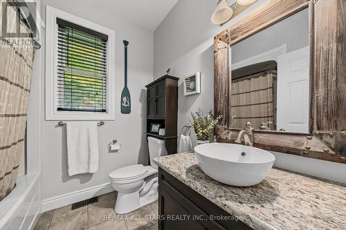 16 Harmonious Drive, Kawartha Lakes, ON - Indoor Photo Showing Bathroom