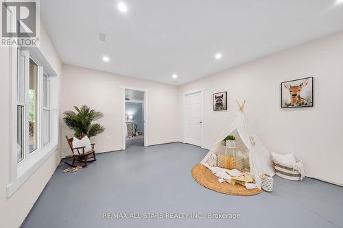 16 Harmonious Drive, Kawartha Lakes, ON - Indoor Photo Showing Other Room