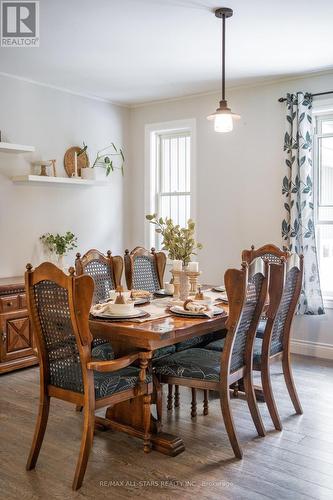 16 Harmonious Drive, Kawartha Lakes, ON - Indoor Photo Showing Dining Room