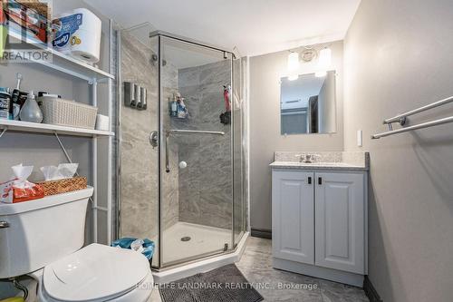 715 - 321 Spruce Street, Waterloo, ON - Indoor Photo Showing Bathroom