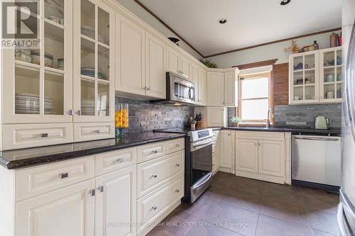 371 Maple Avenue S, Brant, ON - Indoor Photo Showing Kitchen