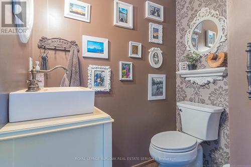 371 Maple Avenue S, Brant, ON - Indoor Photo Showing Bathroom