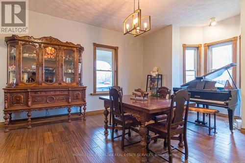 371 Maple Avenue S, Brant, ON - Indoor Photo Showing Dining Room
