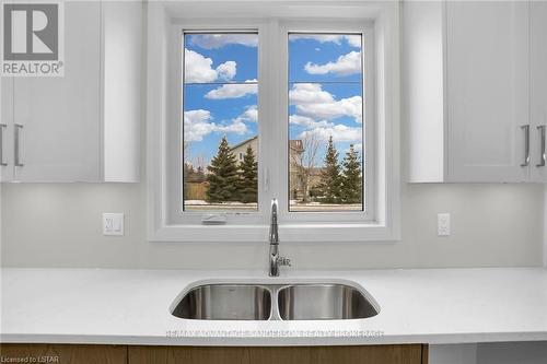 #114 -93 Stonefield Lane, Middlesex Centre, ON - Indoor Photo Showing Kitchen With Double Sink