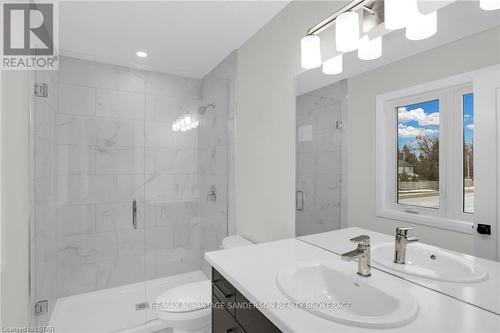 #114 -93 Stonefield Lane, Middlesex Centre, ON - Indoor Photo Showing Bathroom