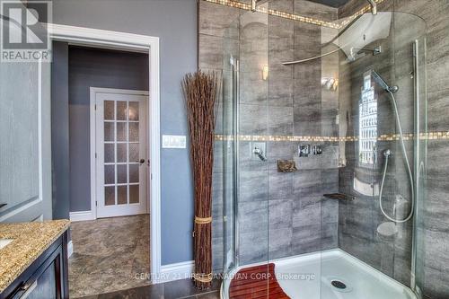 7242 Grande River Line, Chatham-Kent (Chatham), ON - Indoor Photo Showing Bathroom