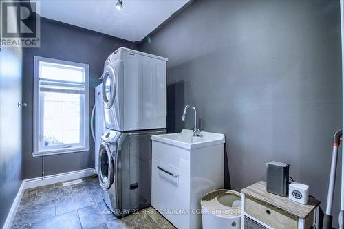 7242 Grande River Line, Chatham-Kent (Chatham), ON - Indoor Photo Showing Laundry Room