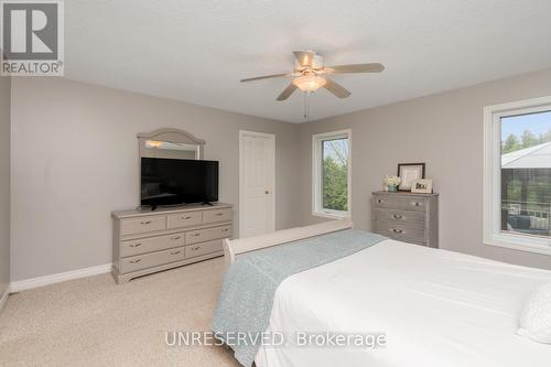 6 Morgan Dr, Halton Hills, ON - Indoor Photo Showing Bedroom