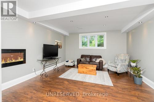 6 Morgan Drive, Halton Hills, ON - Indoor Photo Showing Living Room With Fireplace